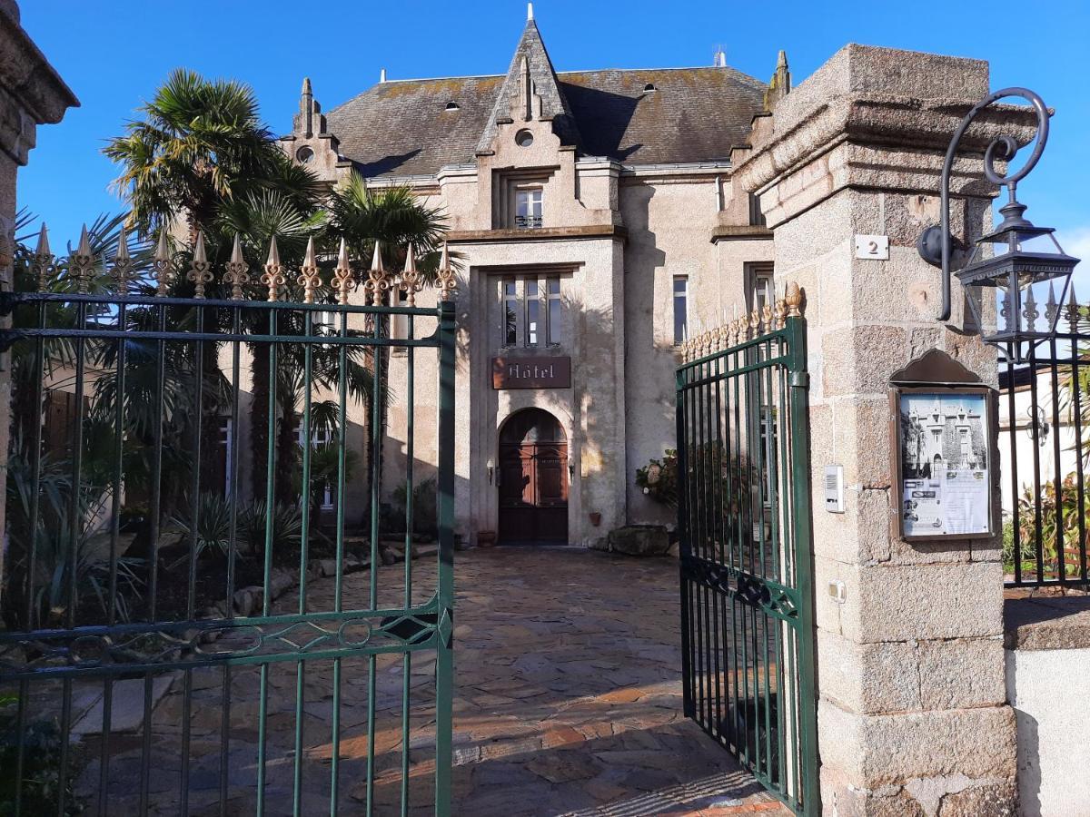 Hotel De La Barbacane Tiffauges Dış mekan fotoğraf