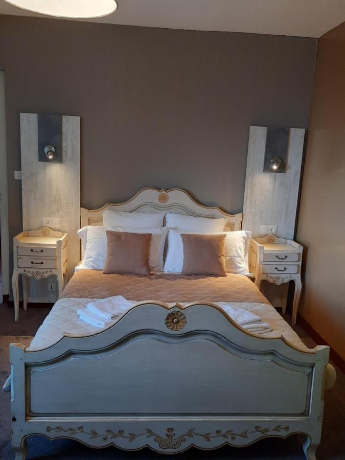 Hotel De La Barbacane Tiffauges Dış mekan fotoğraf