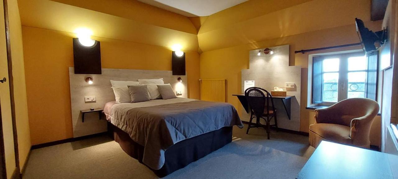 Hotel De La Barbacane Tiffauges Dış mekan fotoğraf