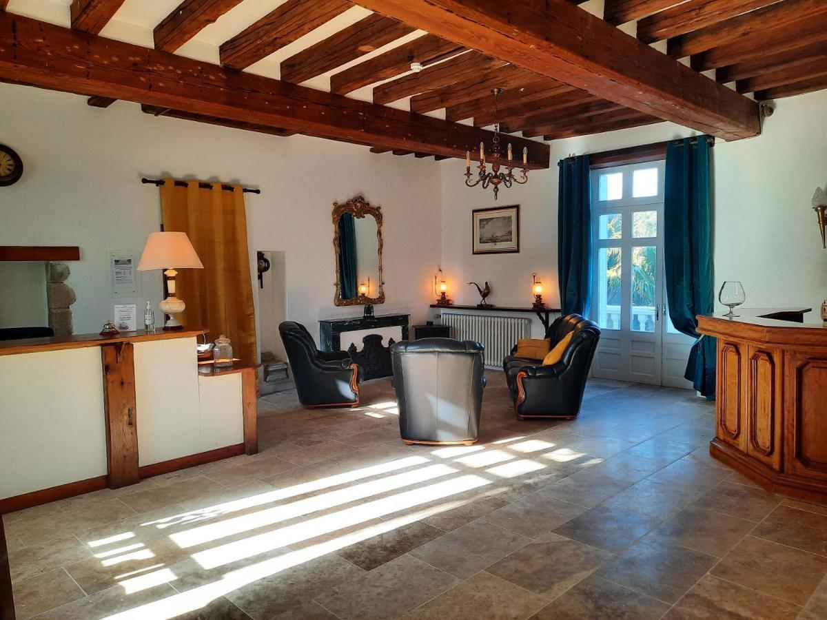 Hotel De La Barbacane Tiffauges Dış mekan fotoğraf