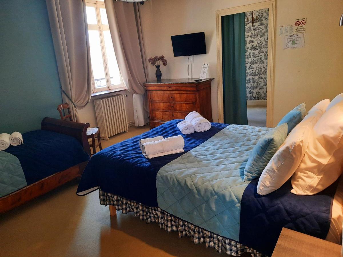 Hotel De La Barbacane Tiffauges Dış mekan fotoğraf