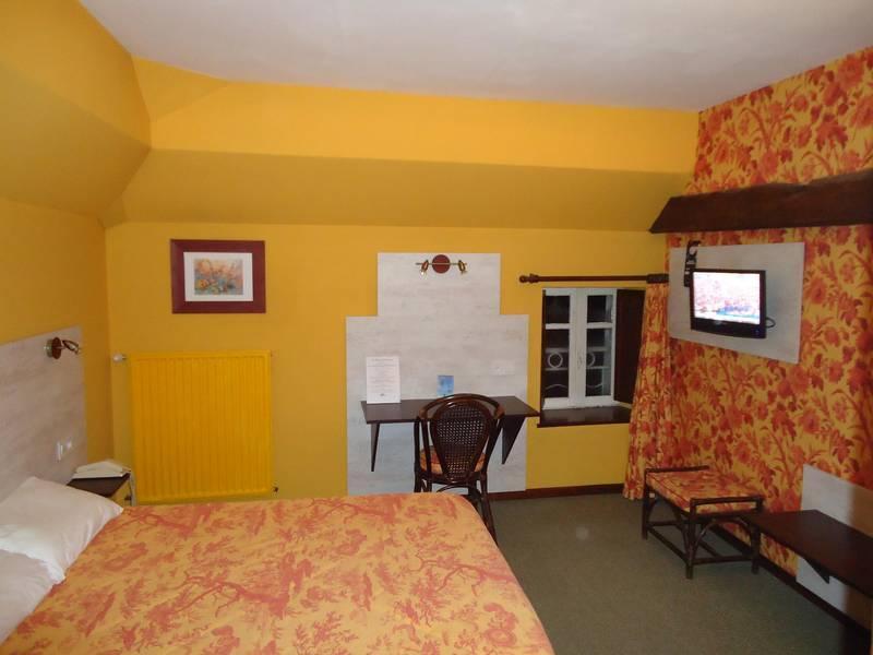Hotel De La Barbacane Tiffauges Dış mekan fotoğraf